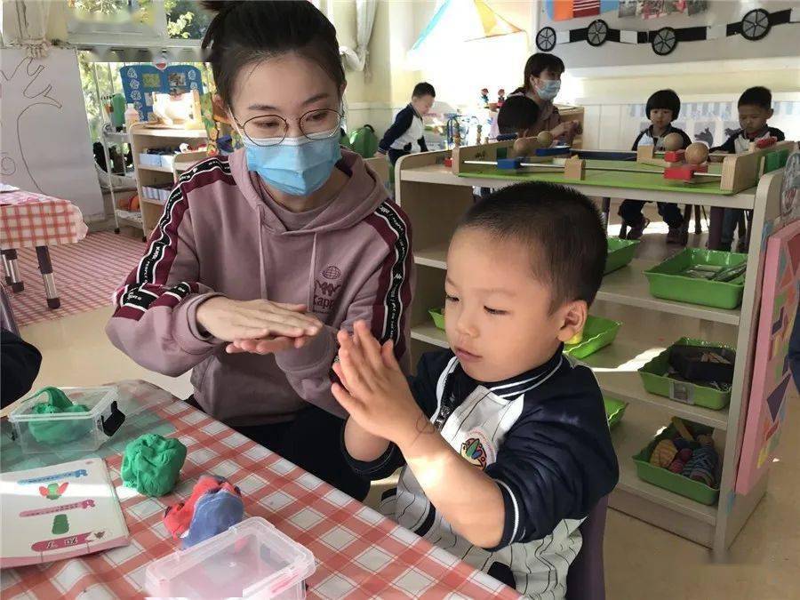 香港正版資料大全免費(fèi)|海外釋義解釋落實,香港正版資料大全免費(fèi)與海外釋義解釋落實的探討